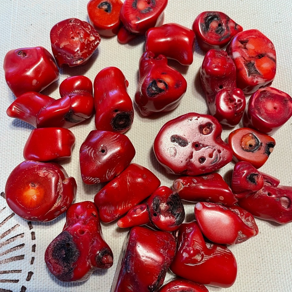 Vibrant Red Coral Beads - Picture 3 of 4